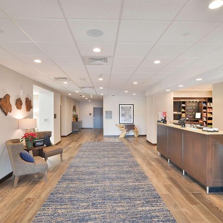 Hampton Inn & Suites Menomonie-Uw Stout Buitenkant foto