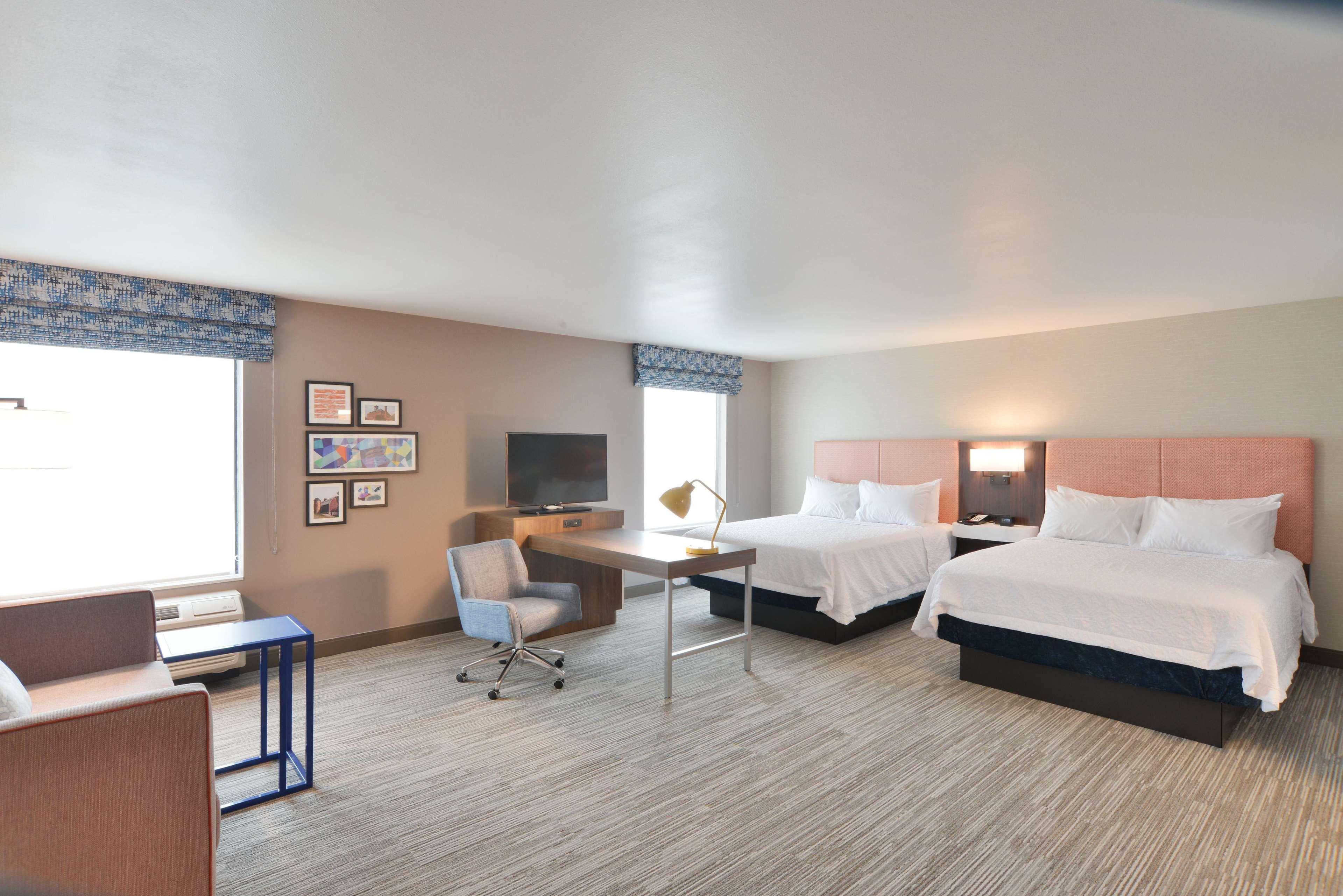 Hampton Inn & Suites Menomonie-Uw Stout Buitenkant foto