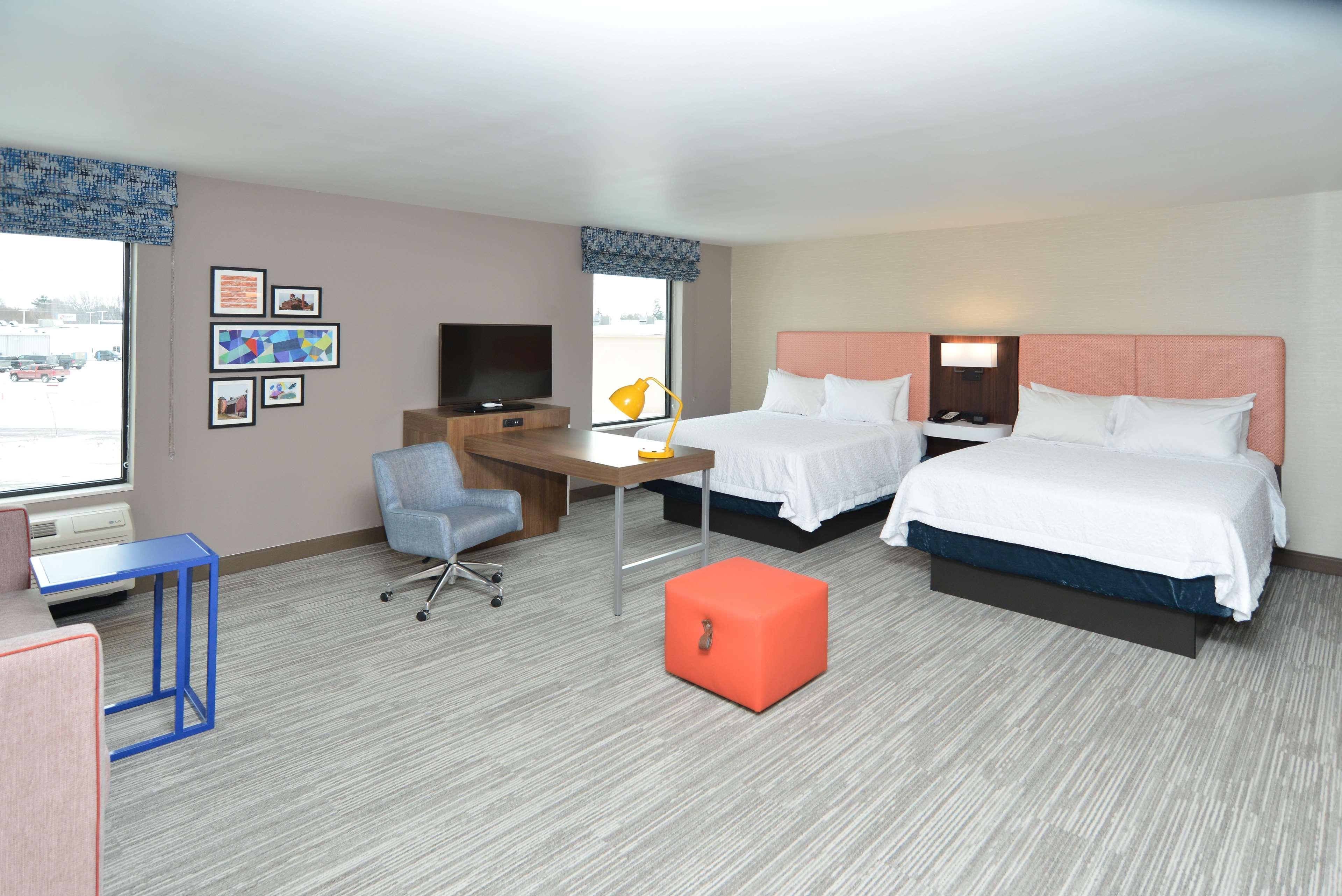 Hampton Inn & Suites Menomonie-Uw Stout Buitenkant foto