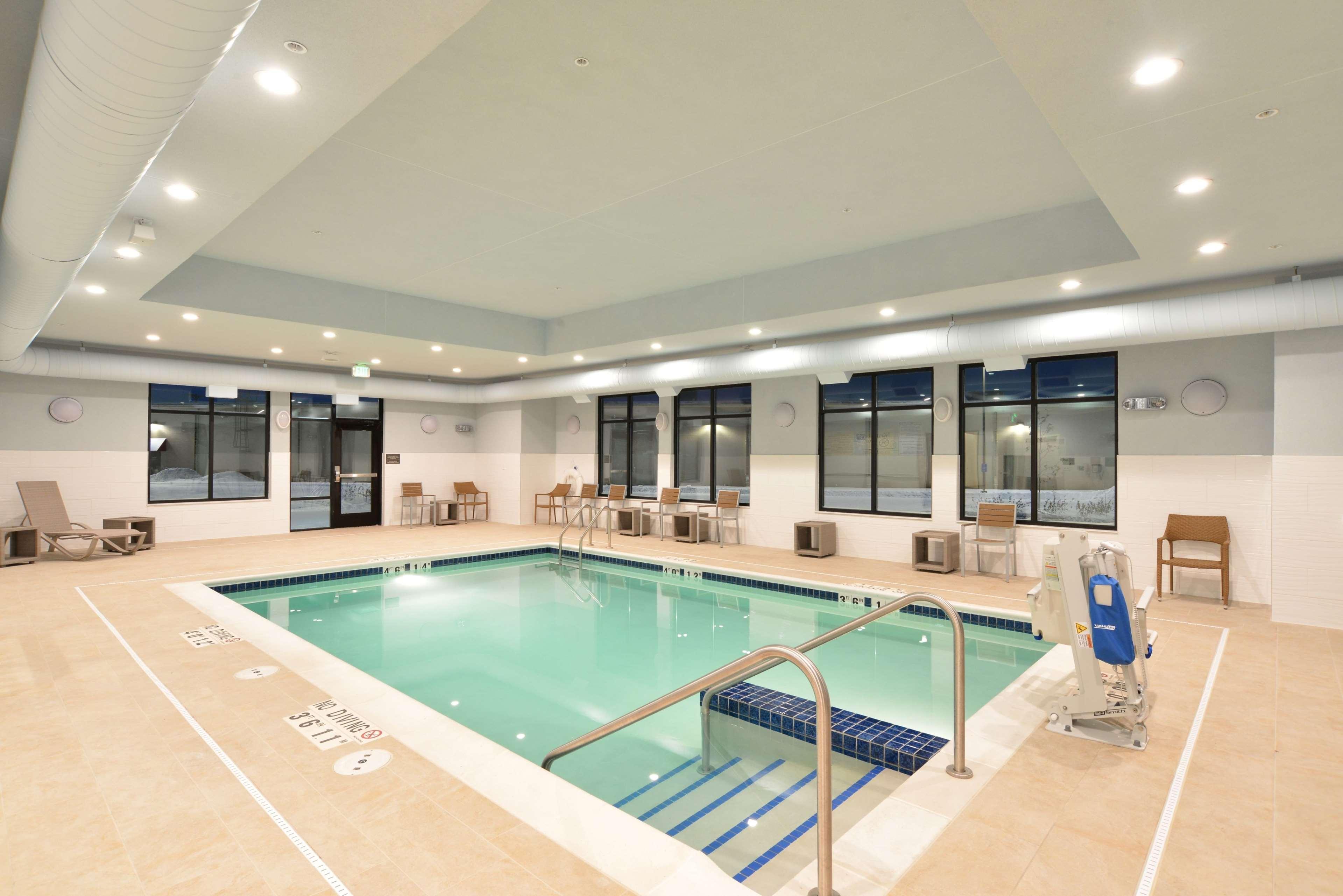 Hampton Inn & Suites Menomonie-Uw Stout Buitenkant foto