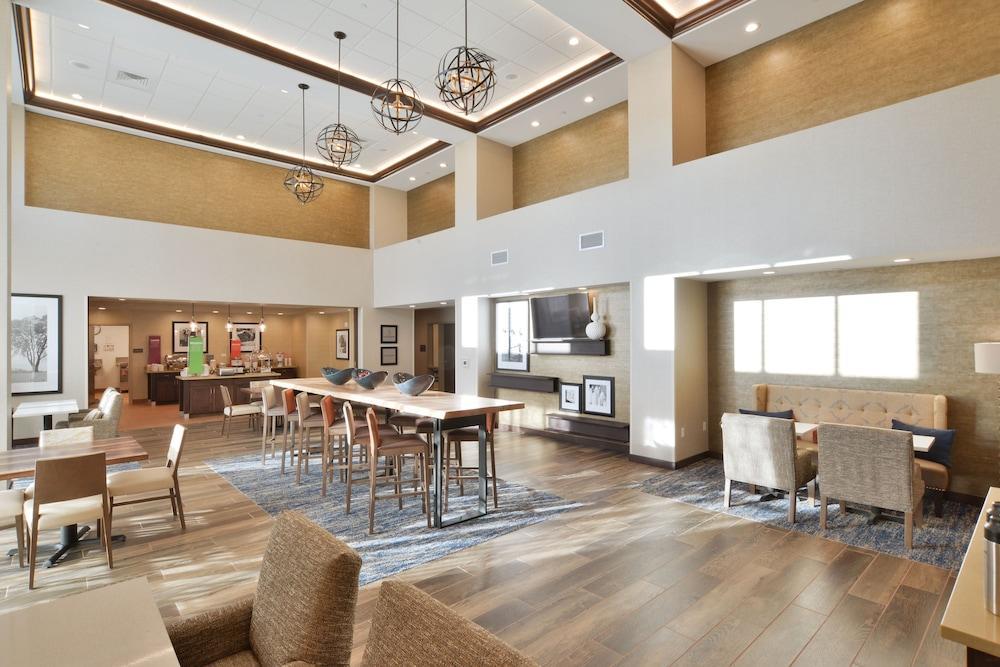 Hampton Inn & Suites Menomonie-Uw Stout Buitenkant foto