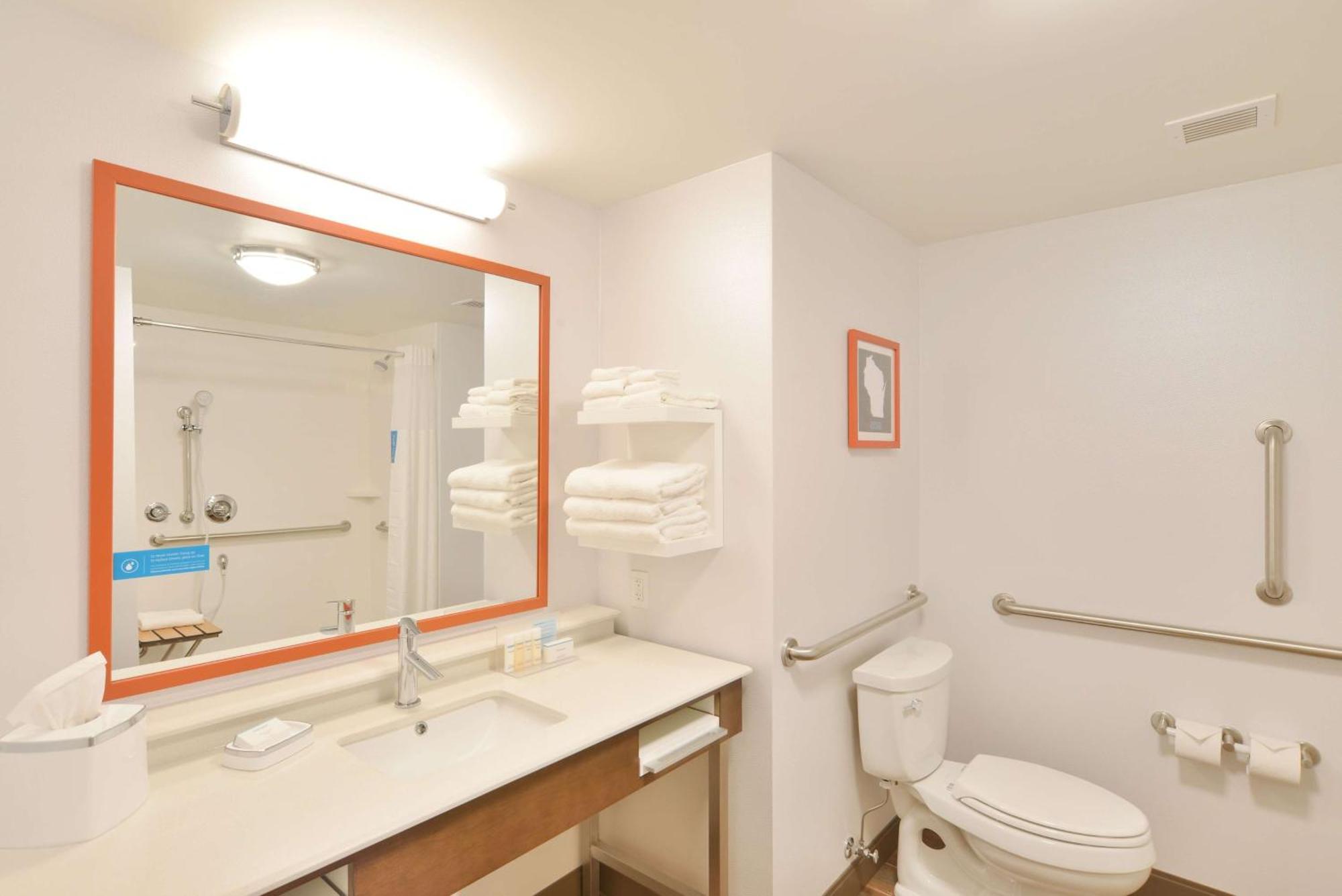 Hampton Inn & Suites Menomonie-Uw Stout Buitenkant foto